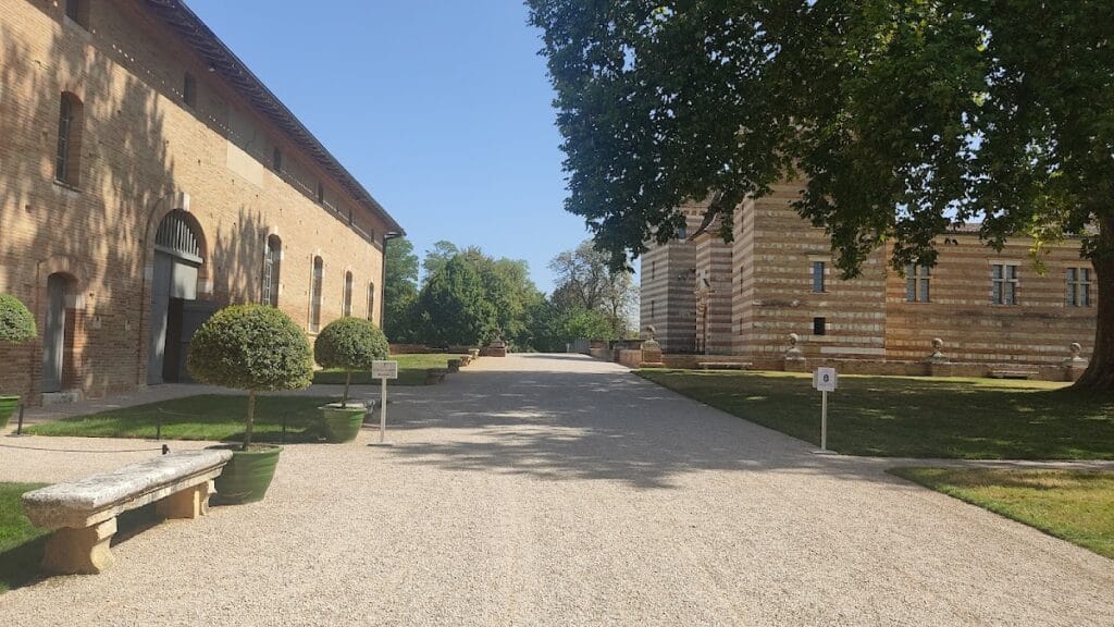 Château de Laréole: A French Renaissance Residence in France 5 Château de Laréole