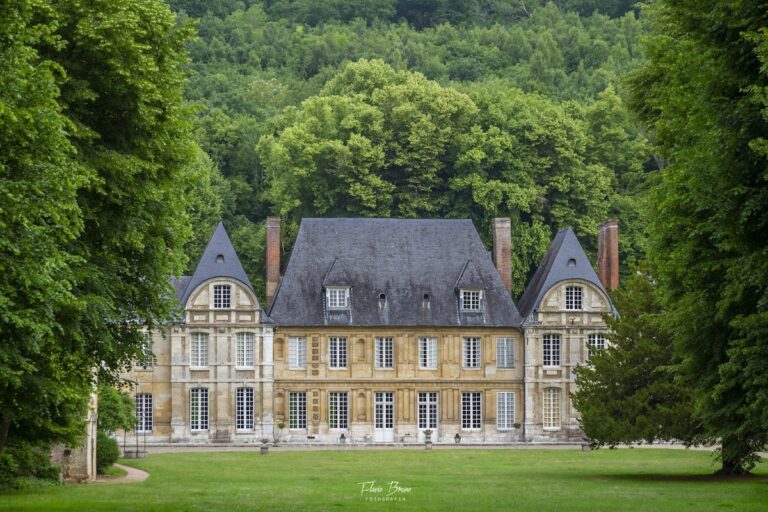 Château du Taillis: A Historic French Manor in Duclair