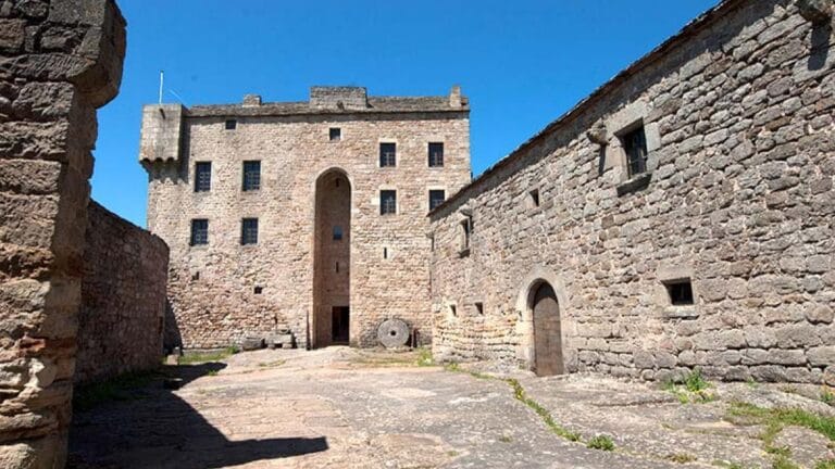 Château de Montaigut: A Fortified Castle in France
