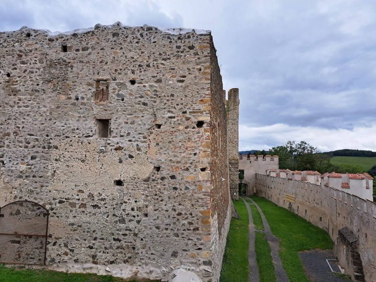 Kirchschlag Castle Ruin: A Medieval Hilltop Fortress in Austria