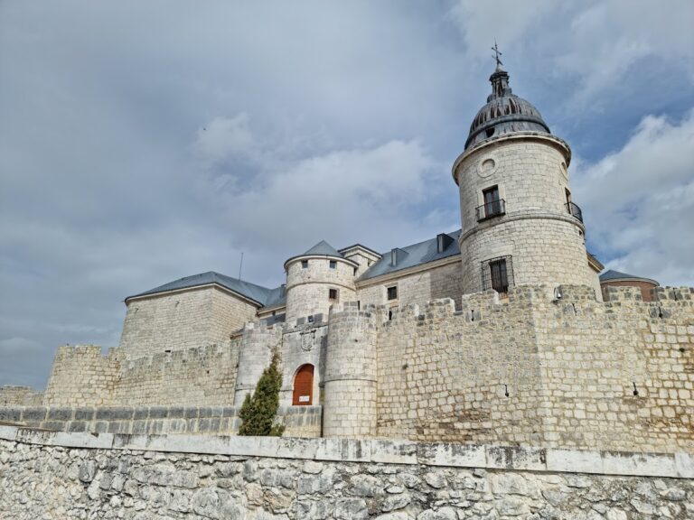 Castle of Simancas: A Historic Fortress and Archive in Spain