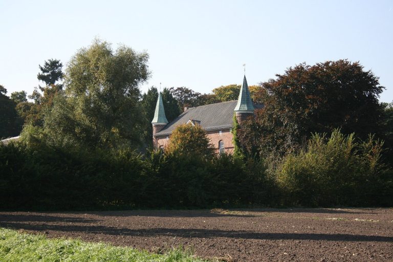 Haus Walbeck: A Water Castle and Historic Lordship Centre in Germany