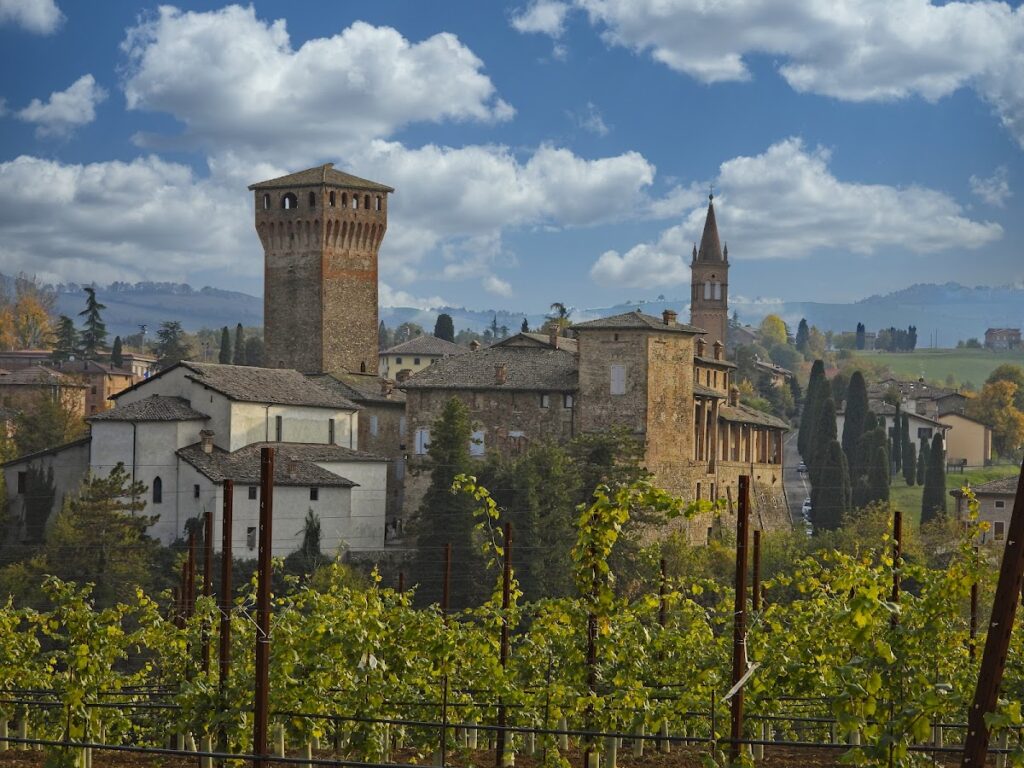 Castello di Levizzano Rangone: A Medieval Fortress in Castelvetro di Modena, Italy 6 Castello di Levizzano Rangone