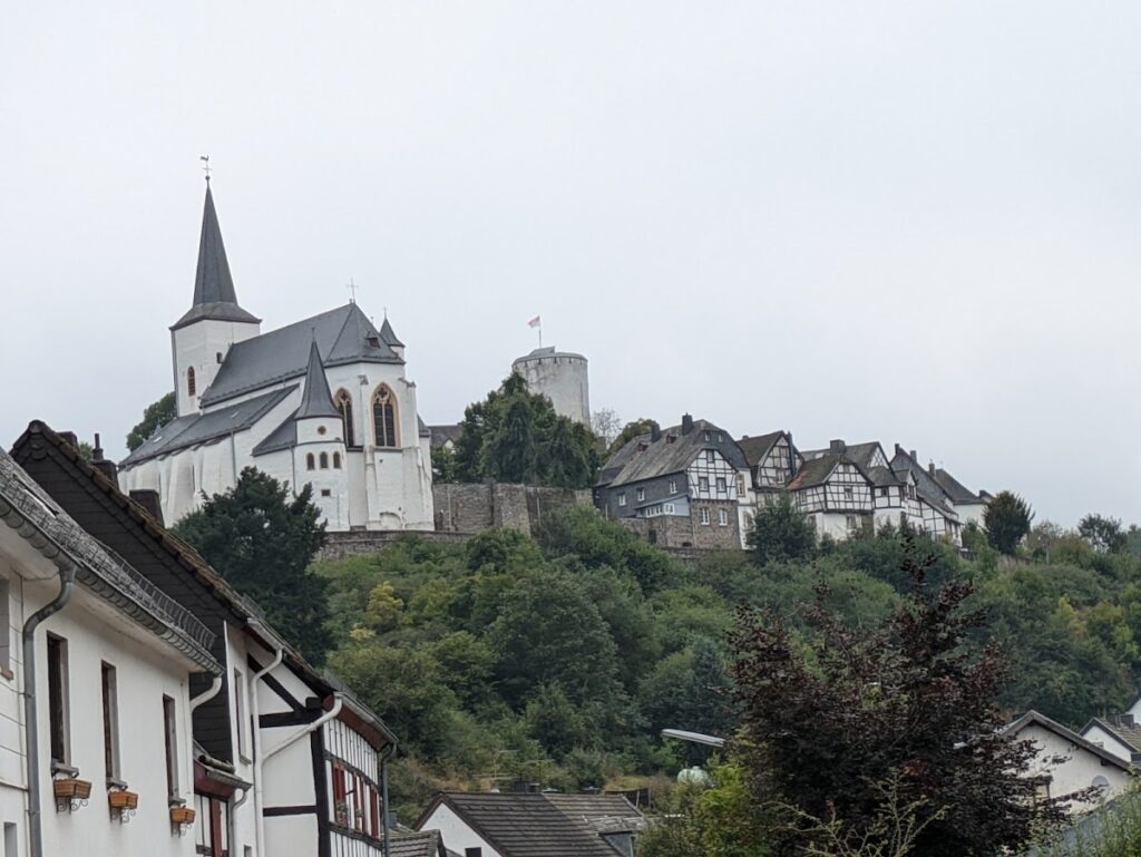 Reifferscheid Castle: A Historic Medieval Fortress in Germany 9 Reifferscheid Castle