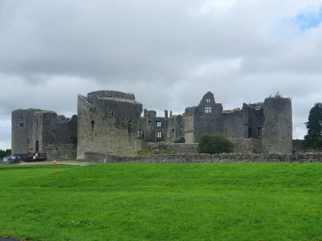 Roscommon Castle: An Anglo-Norman Fortress in Ireland 1 Roscommon Castle
