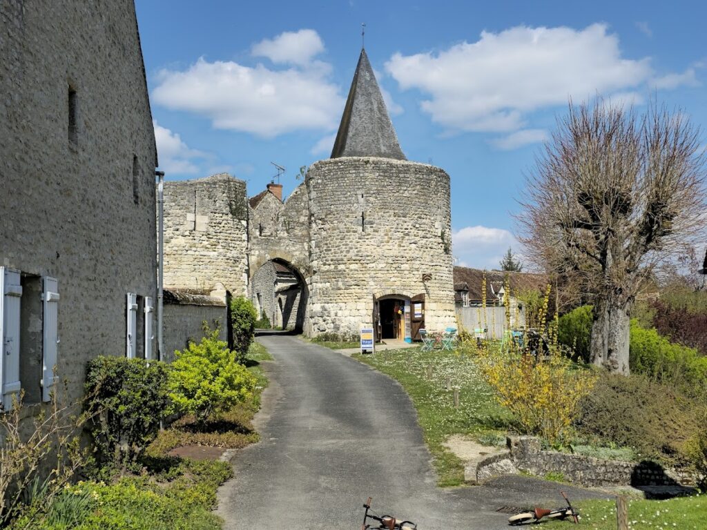 Château d'Yèvre-le-Châtel