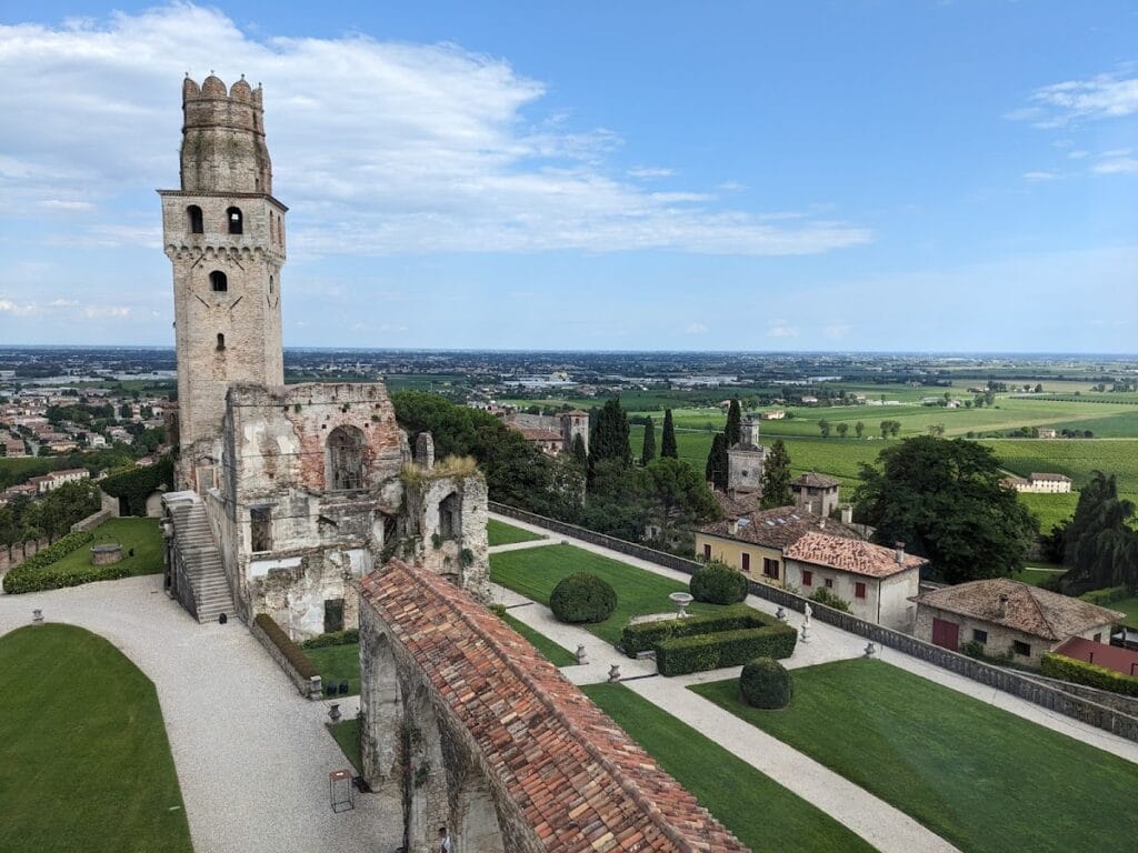 Castello San Salvatore: A Medieval and Renaissance Castle in Susegana, Italy 7 Castello San Salvatore