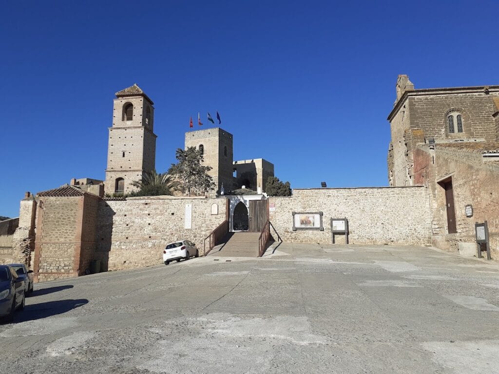 Álora Castle: A Phoenician-Origin Fortress and Medieval Alcazaba in Spain 2 Castillo (Álora)