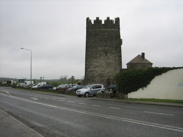 Tyrrellspass Castle: A Medieval Tower House in Ireland