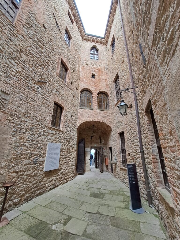 Dal Verme Castle: A Medieval-Renaissance Fortress in Italy 3 Dal Verme Castle