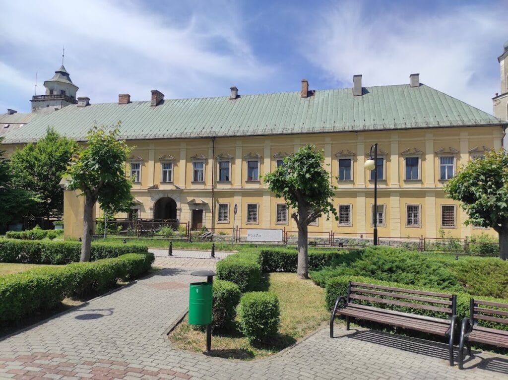 Międzylesie Castle: A Medieval-Renaissance and Baroque Palace Complex in Poland 2 Międzylesie Castle