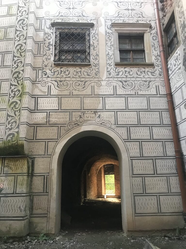 Międzylesie Castle: A Medieval-Renaissance and Baroque Palace Complex in Poland 5 Międzylesie Castle