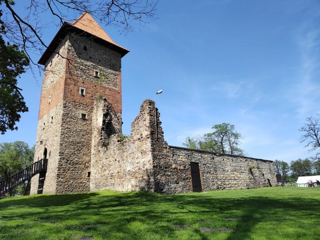 Chudów Castle: A Renaissance Castle Ruin in Poland 1 Chudów Castle