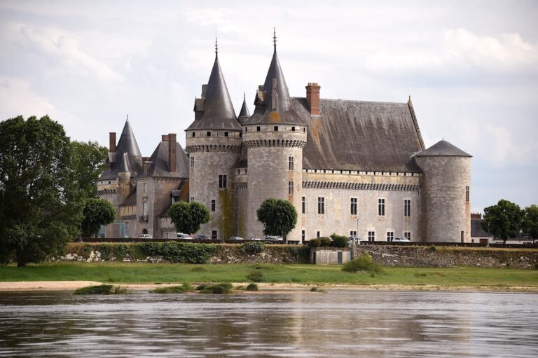 Castle of Sully-sur-Loire: A Loire Fortress and Renaissance Residence in France