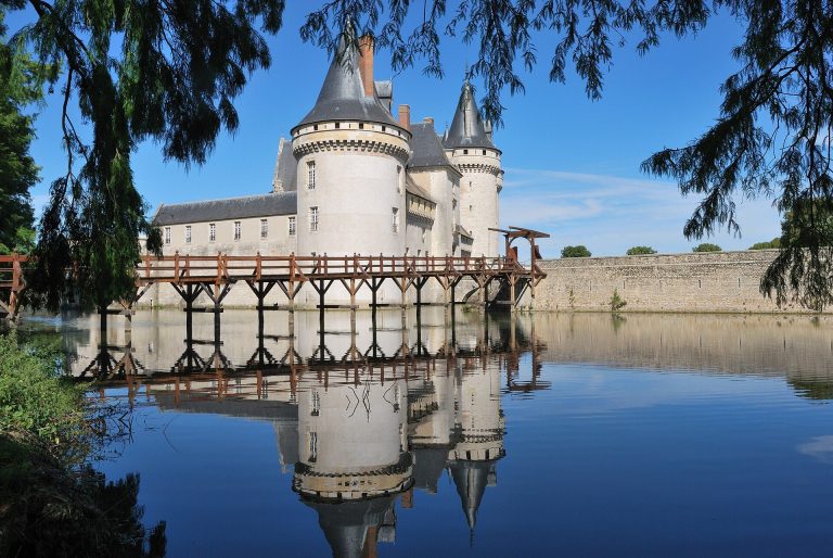 Castle of Sully-sur-Loire: A Loire Fortress and Renaissance Residence in France
