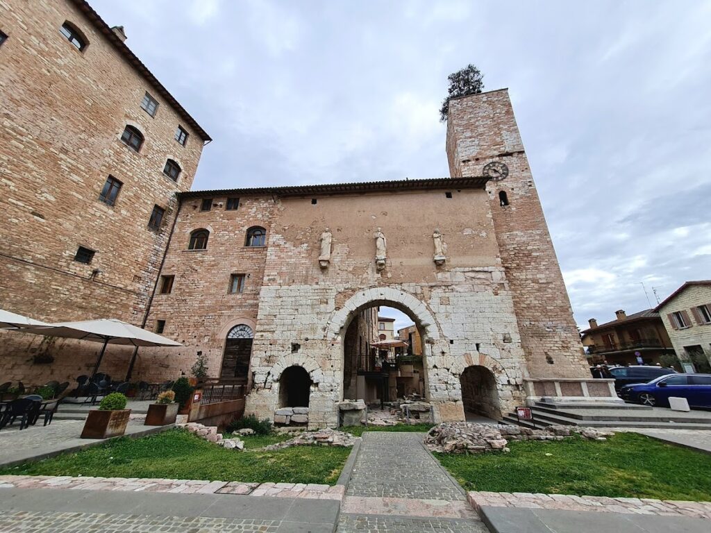 Porta Consolare: Roman City Gate of Spello, Italy 1 Porta Consolare