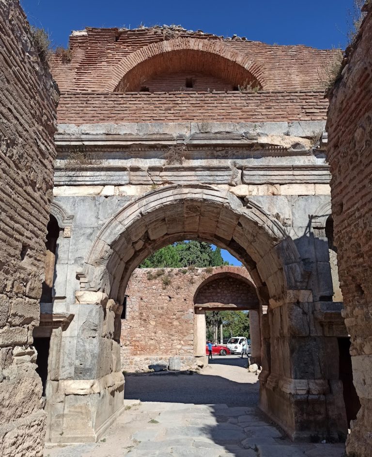 Lefke Gate: A Roman City Gate of Nicaea in Türkiye