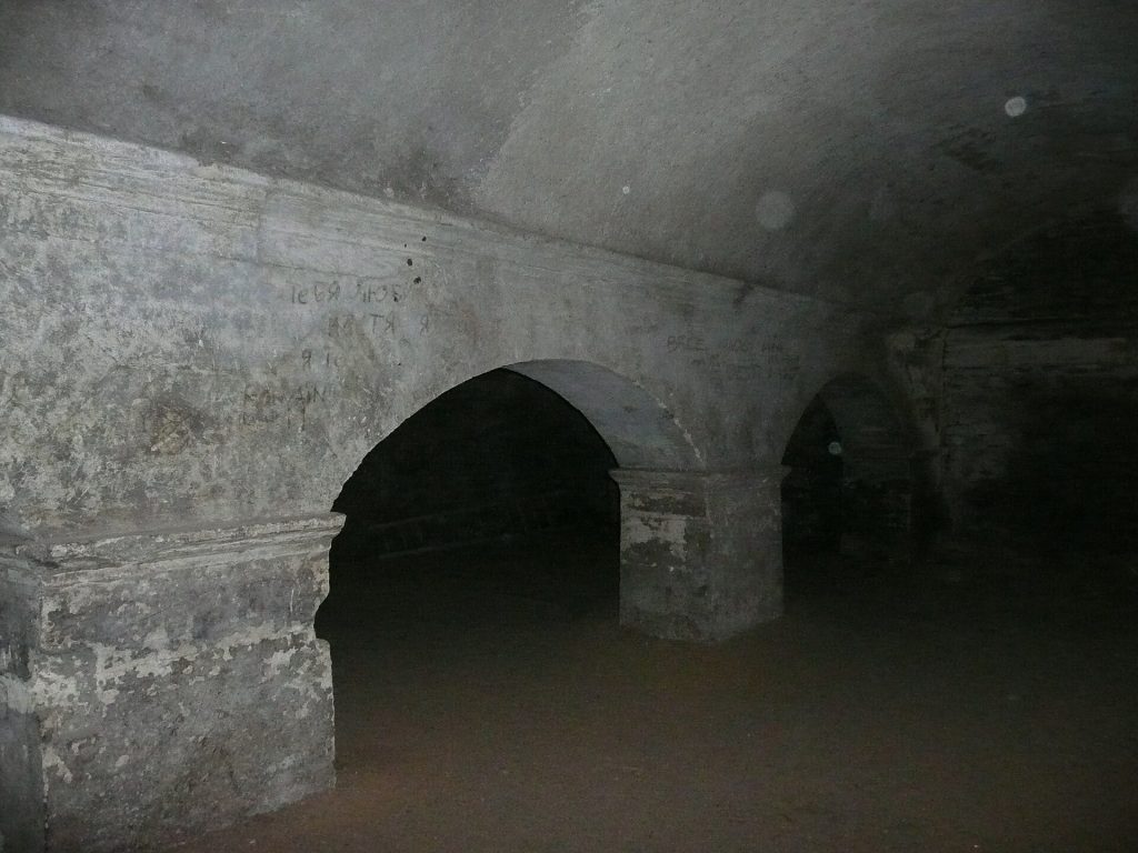 Cryptoportiques d'Arles: Roman Underground Galleries of the Forum 3 Cryptoportiques d'Arles