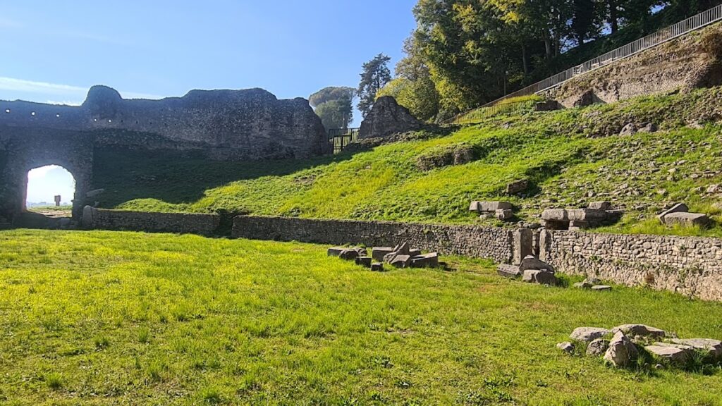 Anfiteatro Romano di Casinum: Roman Amphitheatre in Cassino, Italy 2 Anfiteatro Romano di Casinum