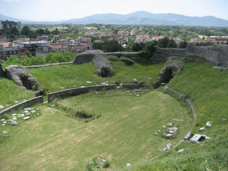 Anfiteatro Romano di Casinum: Roman Amphitheatre in Cassino, Italy
