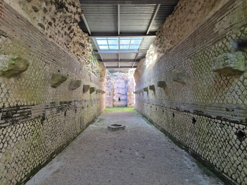 Amphitheatre of Trebula Mutuesca: A Roman Public Building in Italy 1 Amphitheatre of Trebula Mutuesca