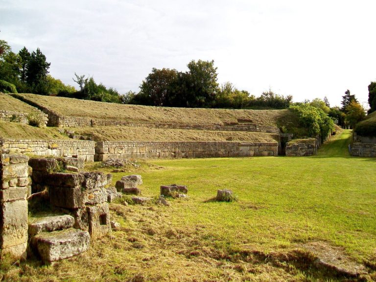 Arênes de Senlis: a Gallo-Roman Amphitheatre in France