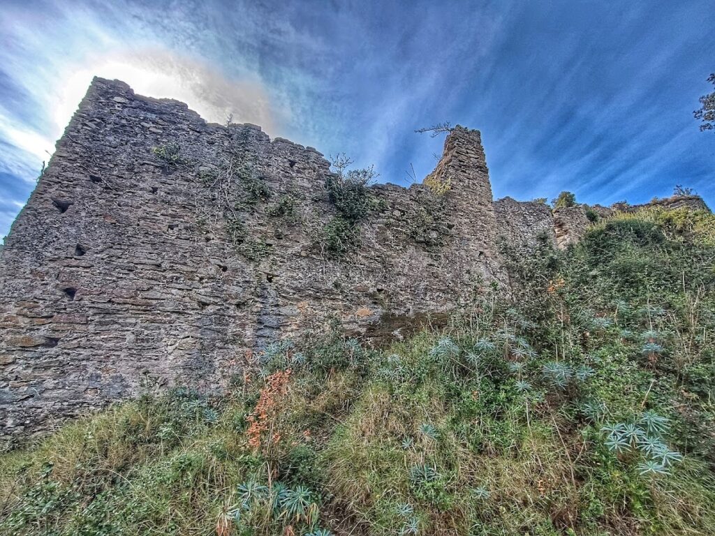 Castell de la Clusa (Castell dels Moros): Roman Frontier Fortifications in France 2 Castell de la Clusa (Castell dels Moros)