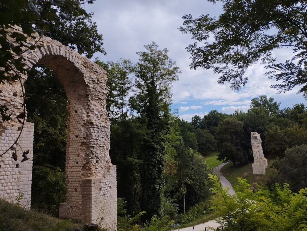 Aqueduc de Fontcouverte: Roman Water Supply for Saintes 2 Aqueduc de Fontcouverte