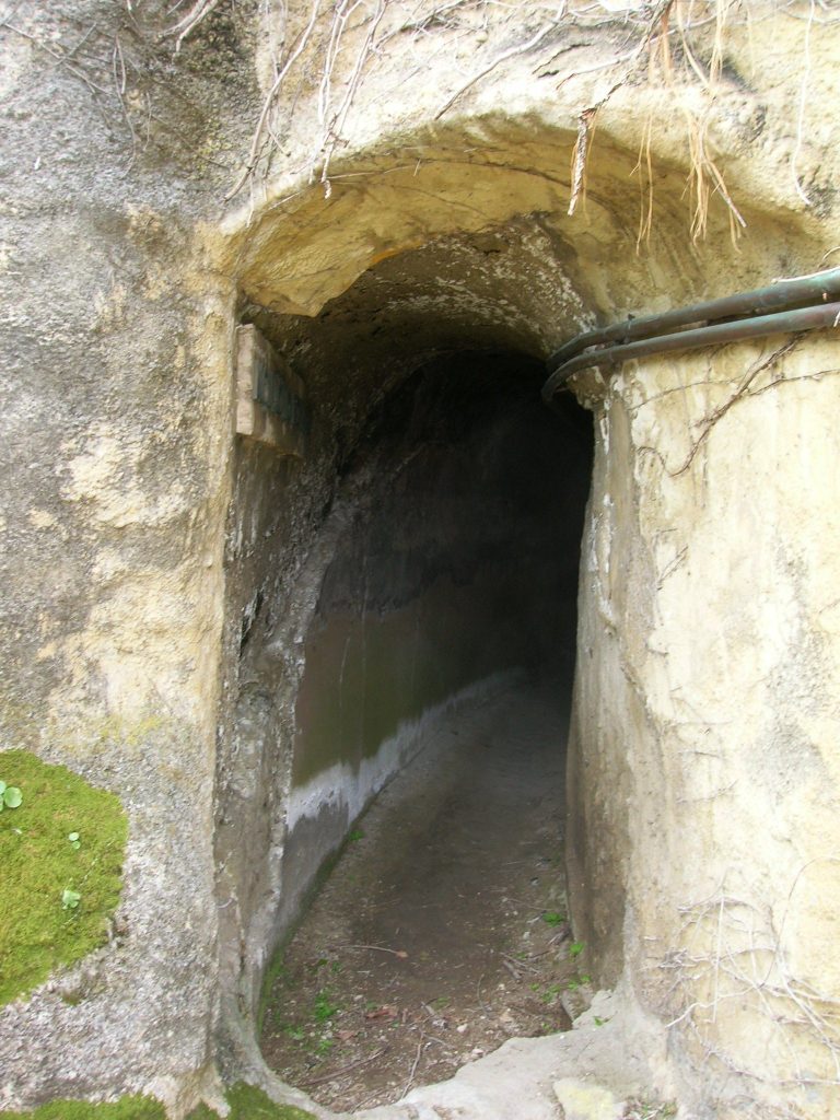 Crypta Neapolitana: An Ancient Roman Road Tunnel in Naples 4 Crypta Neapolitana
