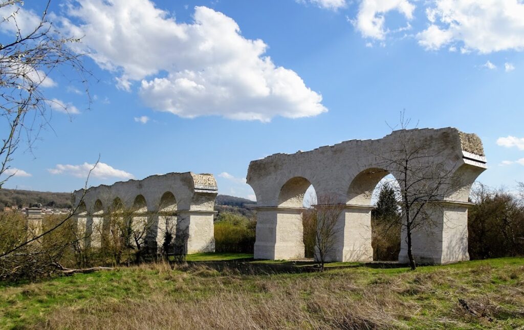 Aqueduct Ars-sur-Moselle