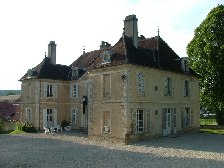 Château de Villars-en-Azois: A Louis XVI-Style Residence in France