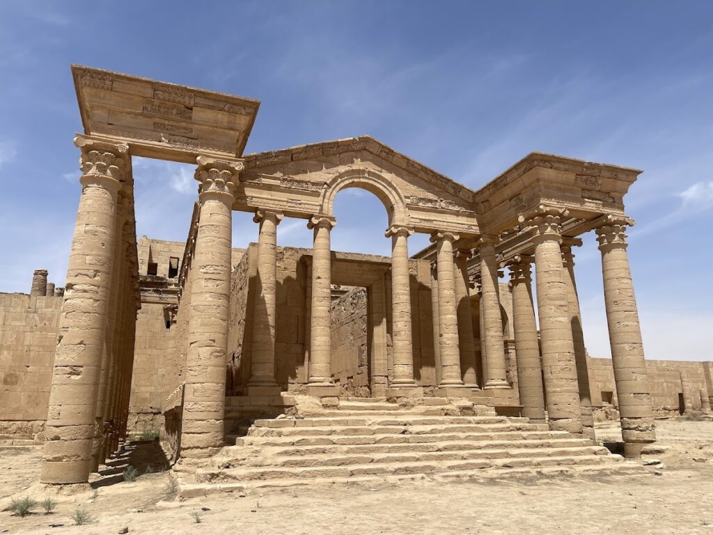 Hatra: An Ancient Fortified Kingdom and Religious Centre in Iraq 1 Hatra