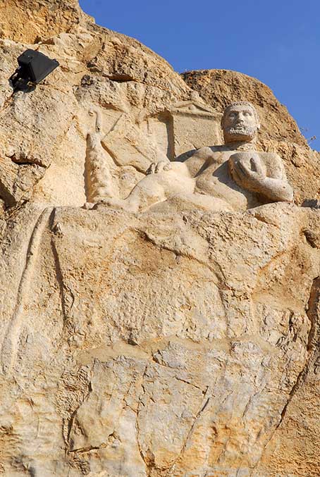 Bisotun Statue of Hercules: A Seleucid Rock Relief in Iran 7 Statue of Hercules