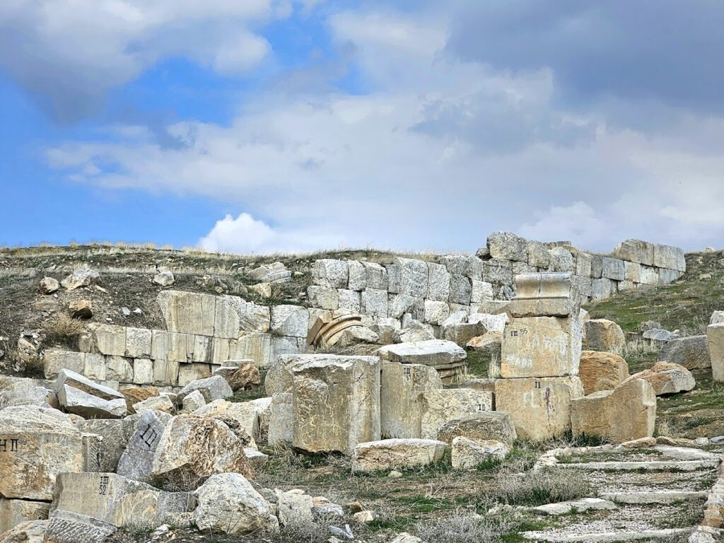 Anahita Temple at Kangavar: An Ancient Parthian-Era Sanctuary in Iran 9 Anahita Temple