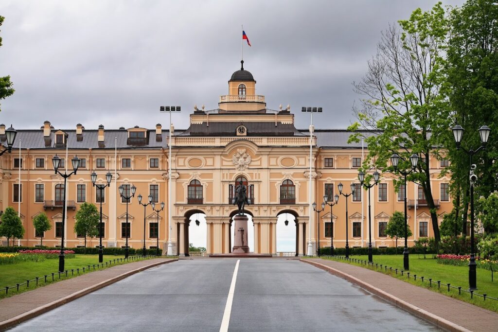 Constantine Palace: A Baroque Imperial Residence at Strelna 3 Constantine Palace