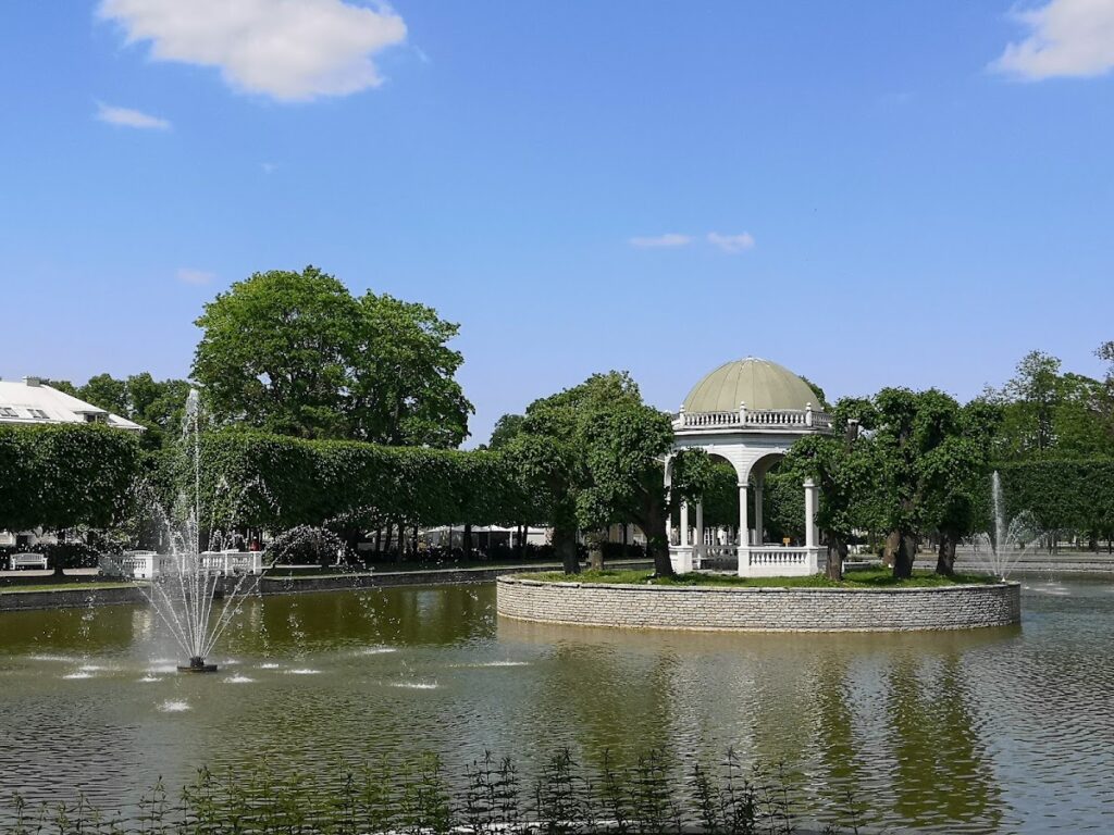 Kadriorg Palace: A Petrine Baroque Palace in Tallinn 5 Kadriorg Palace