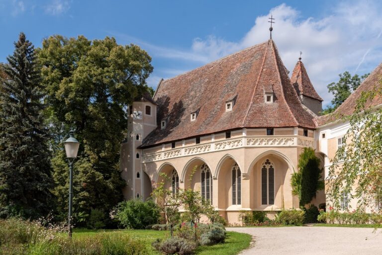 Schloss Schrattenthal: A Fortified Water Castle and Baroque Palace in Austria