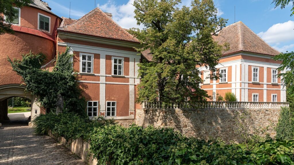 Schloss Schrattenthal: A Fortified Water Castle and Baroque Palace in Austria 2 Schloss Schrattenthal
