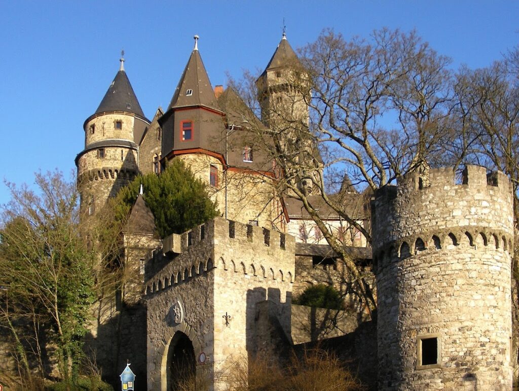 Schloss Braunfels: A Medieval Fortress and Princely Residence in Germany 3 Schloss Braunfels