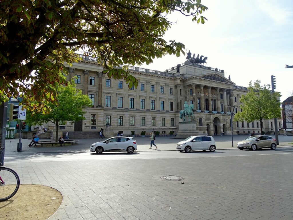 Brunswick Palace: Residence of the Dukes of Brunswick 2 Brunswick Palace