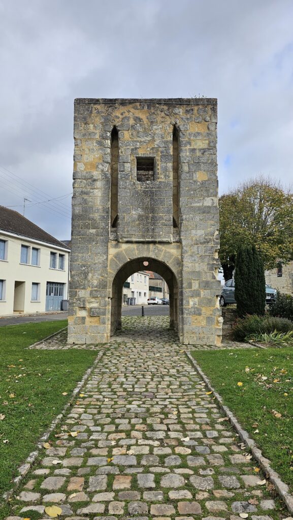 Château de Sainte-Maure-de-Touraine: A Medieval Fortress in France 2 Château de Sainte-Maure-de-Touraine