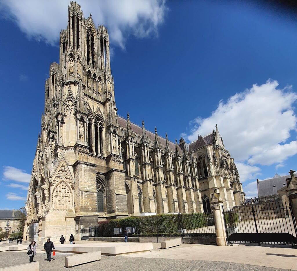 Palace of Tau: Episcopal Residence and Coronation Palace in Reims 4 Palace of Tau