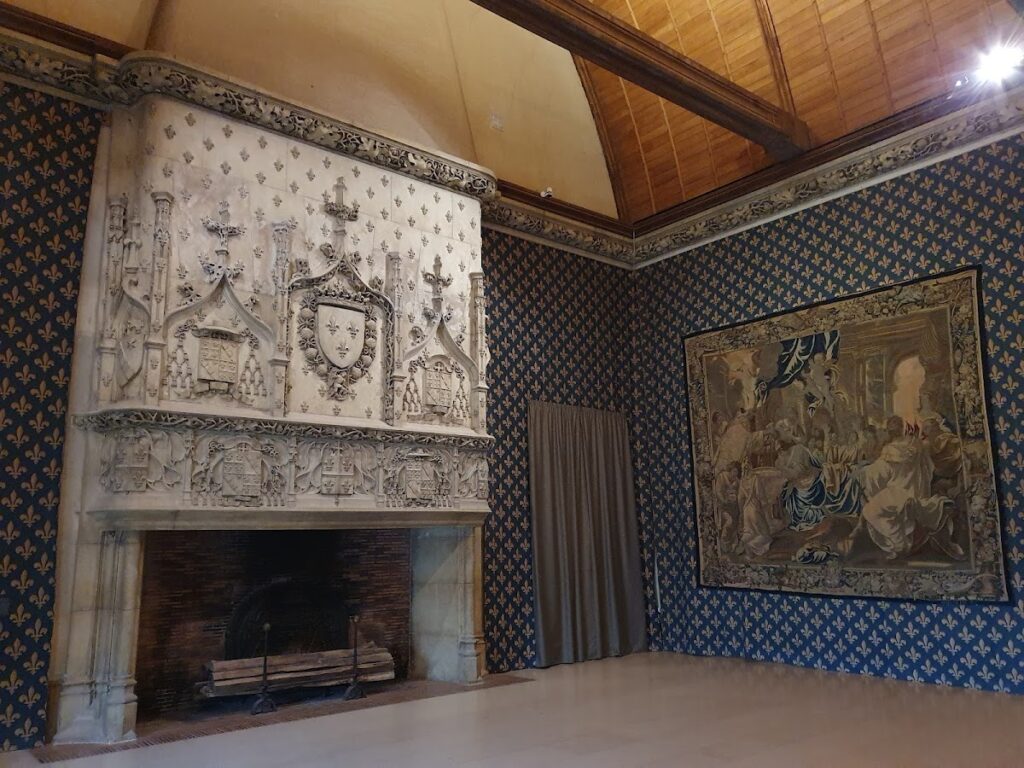 Palace of Tau: Episcopal Residence and Coronation Palace in Reims 5 Palace of Tau