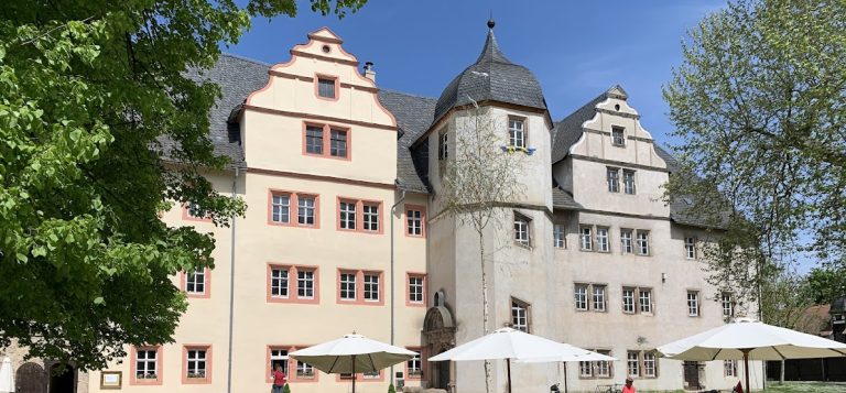 Schloss Kromsdorf: A Renaissance Castle and Garden Complex in Germany