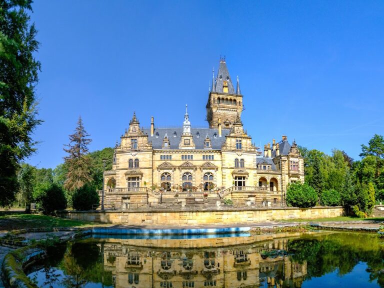 Neues Jagdschloss Hummelshain: A ducal hunting palace in Hummelshain, Germany