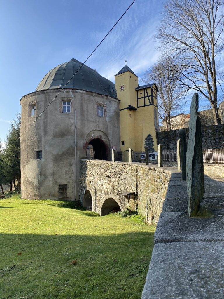 Schloss Hartenstein: A Medieval Castle Ruin in Germany 2 Schloss Hartenstein
