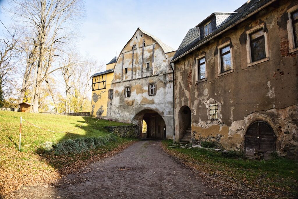 Schloss Hartenstein: A Medieval Castle Ruin in Germany 4 Schloss Hartenstein