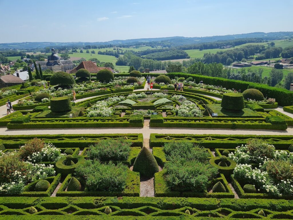Château de Hautefort: A Classical Baroque Residence in France 5 Château de Hautefort