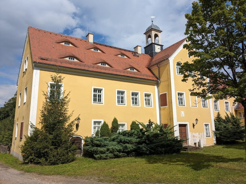 Grillenburg Hunting Lodge: A Saxon Electoral Hunting and Forestry Complex 1 Grillenburg Hunting Lodge