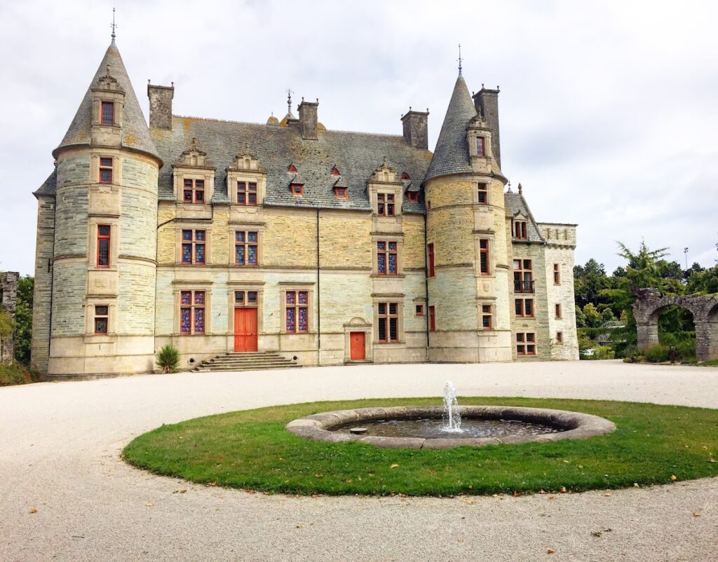 Château des Ravalet: A Renaissance Château in France 2 Château des Ravalet